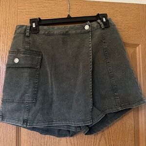 Entry Skort